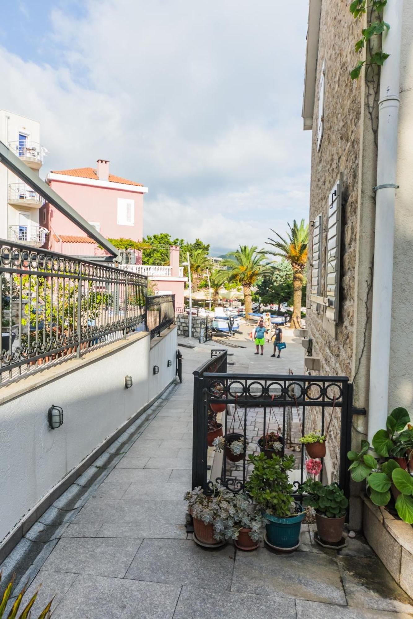 Apartments Franicevic Petrovac Exterior photo