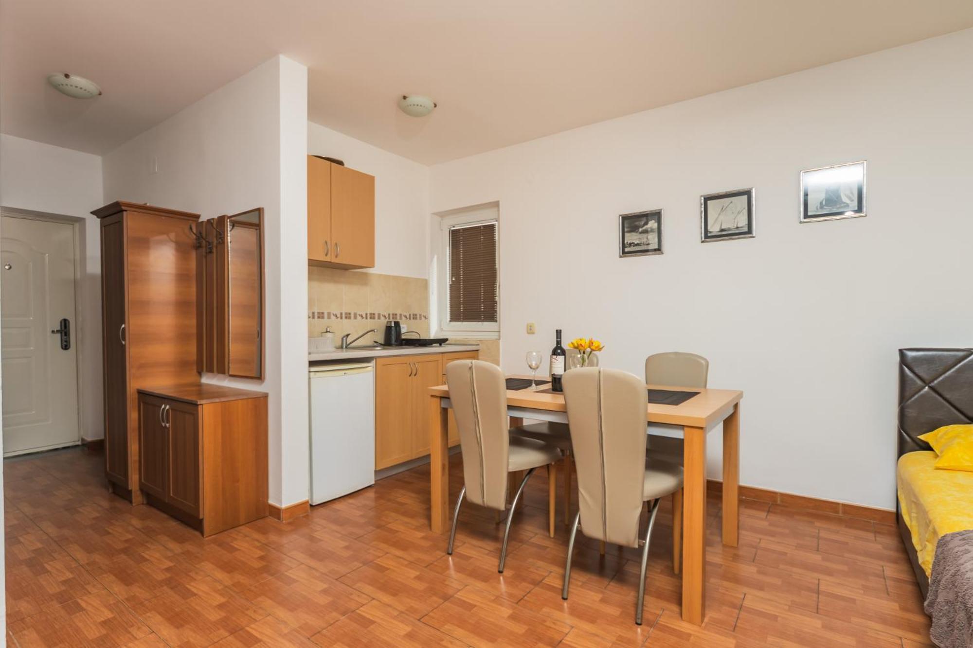 Apartments Franicevic Petrovac Exterior photo