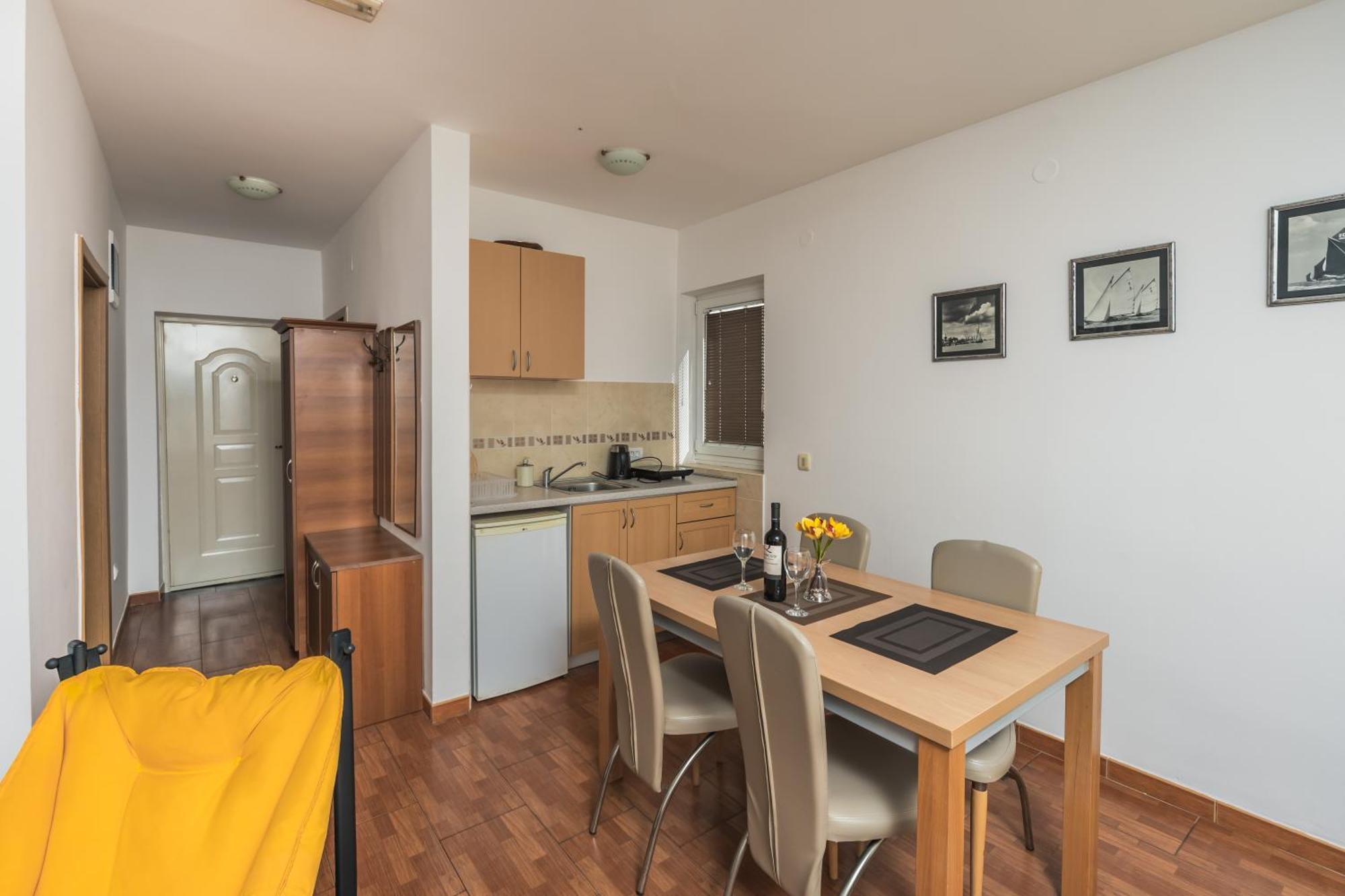 Apartments Franicevic Petrovac Exterior photo